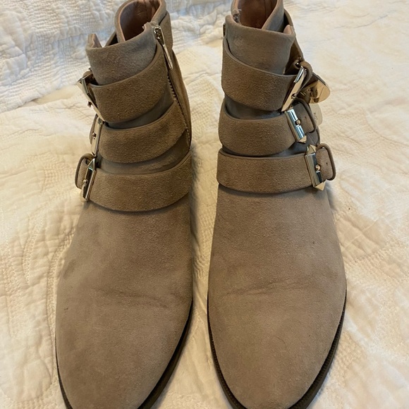 Taryn Rose Samantha Tan suede Ankle boots with gold tone buckles. SZ 8.5 - Picture 16 of 16